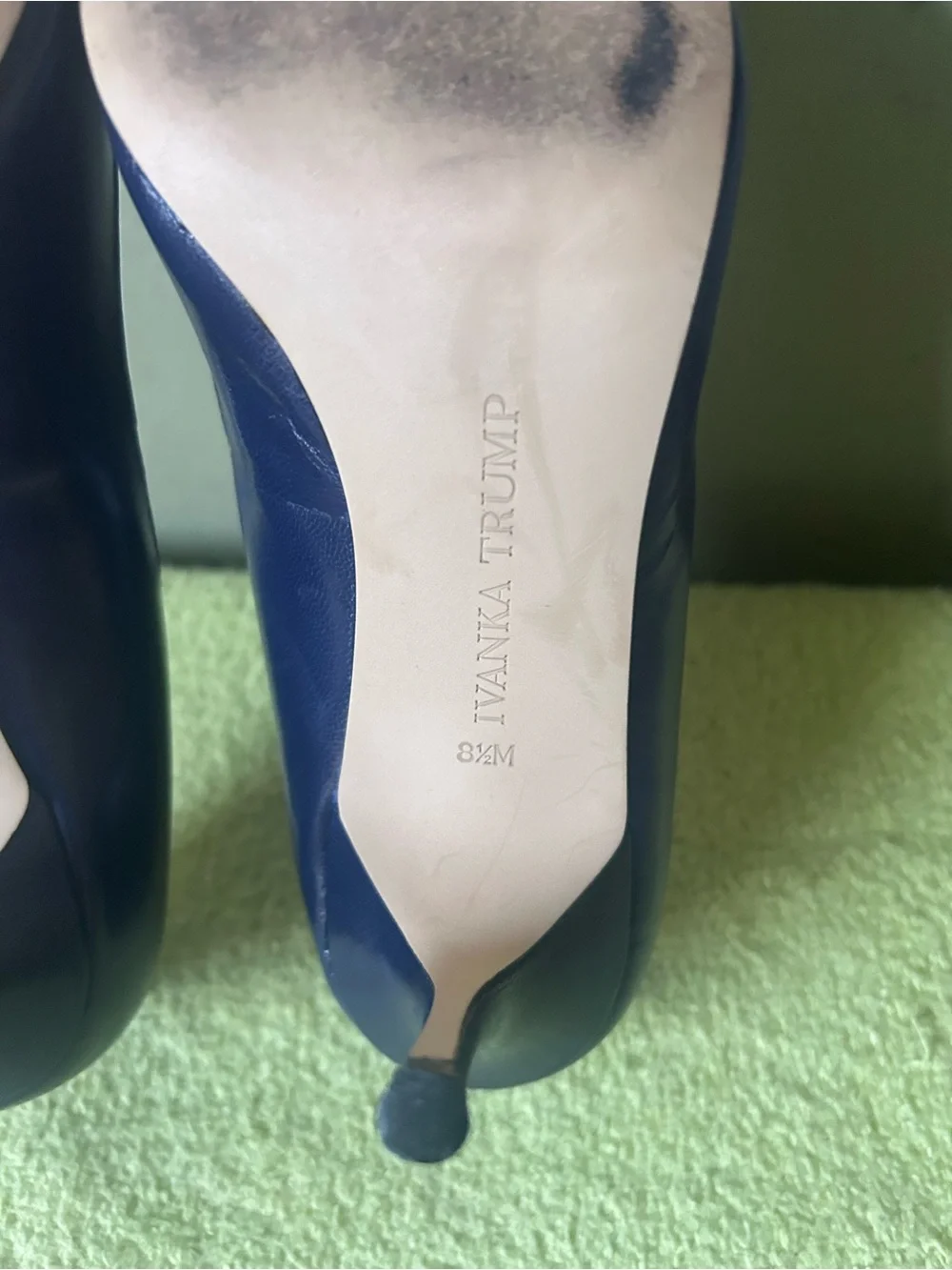 Ivanka Trump Navy Pointed-Toe Pumps Sz 8.5